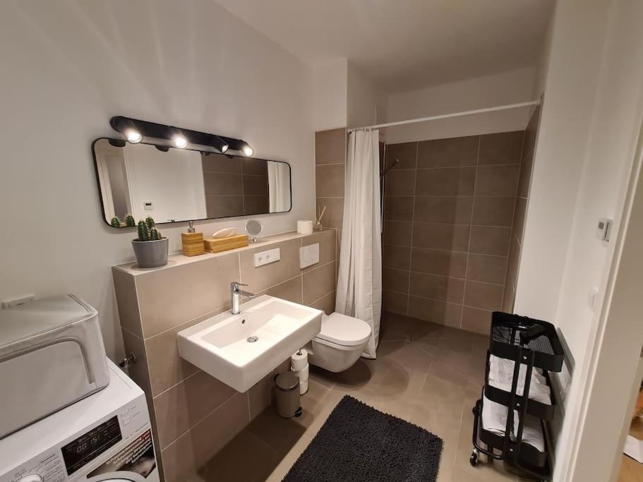Neu, Zentral, Schoen, Bergblick, Suedterrasse Freilassing Extérieur photo